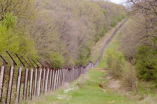 Border fence between Bulgaria and Turkey © Gunther Willinger Border fence Bulgaria Turkey